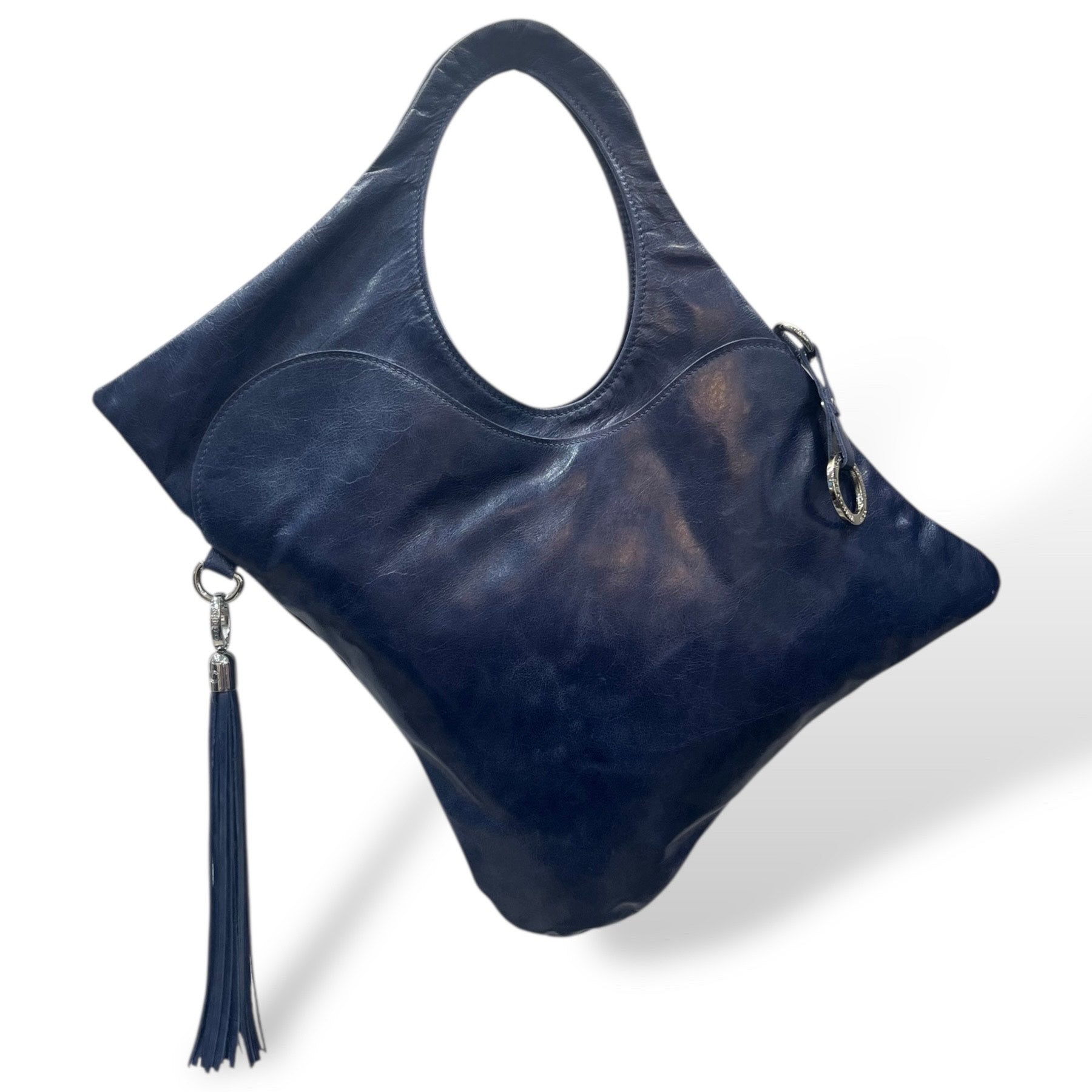 C101 - Women’s calf leather shoulder bag