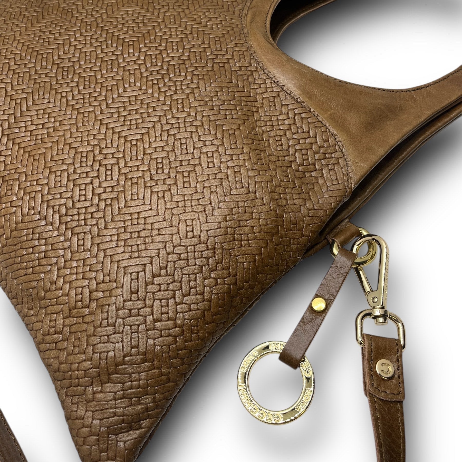 C101 - Women’s woven embossed calf leather shoulder bag
