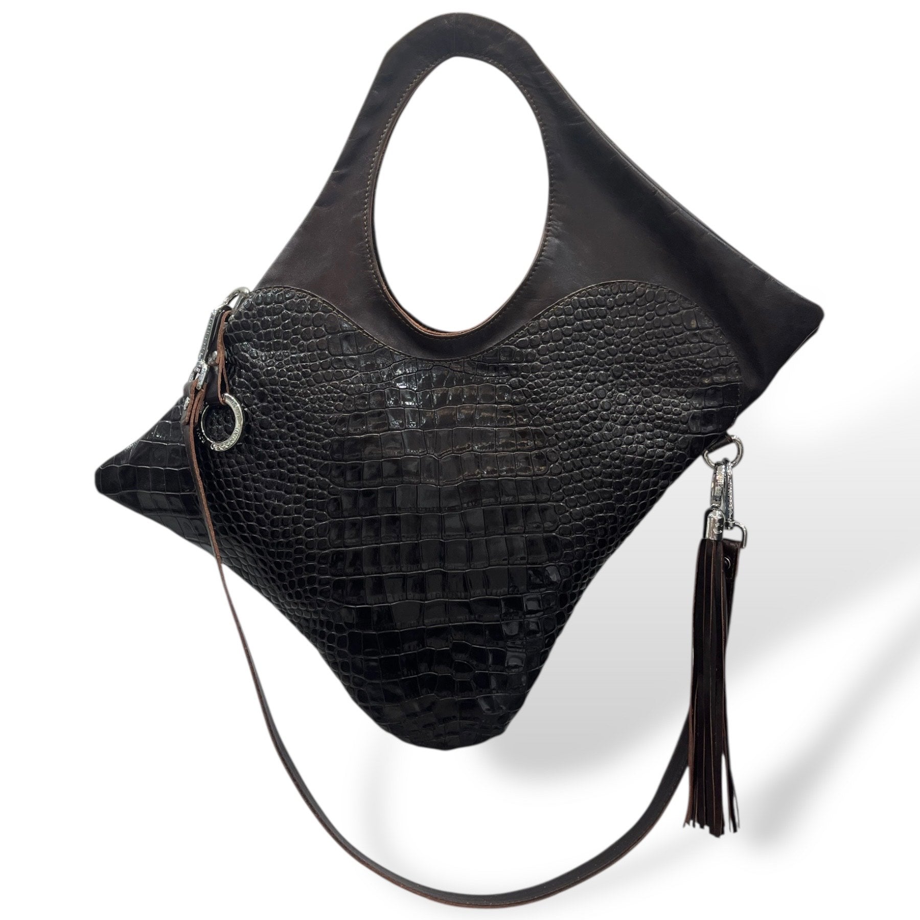 C101 - Women’s crocodile embossed calf leather shoulder bag