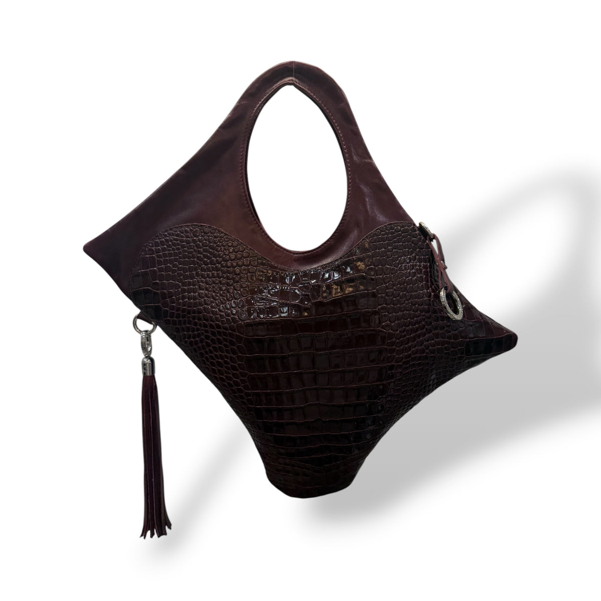 C101 - Women’s crocodile embossed calf leather shoulder bag