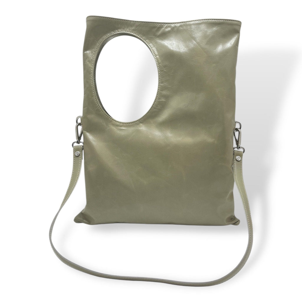 C102 - Women's calf leather shoulder bag